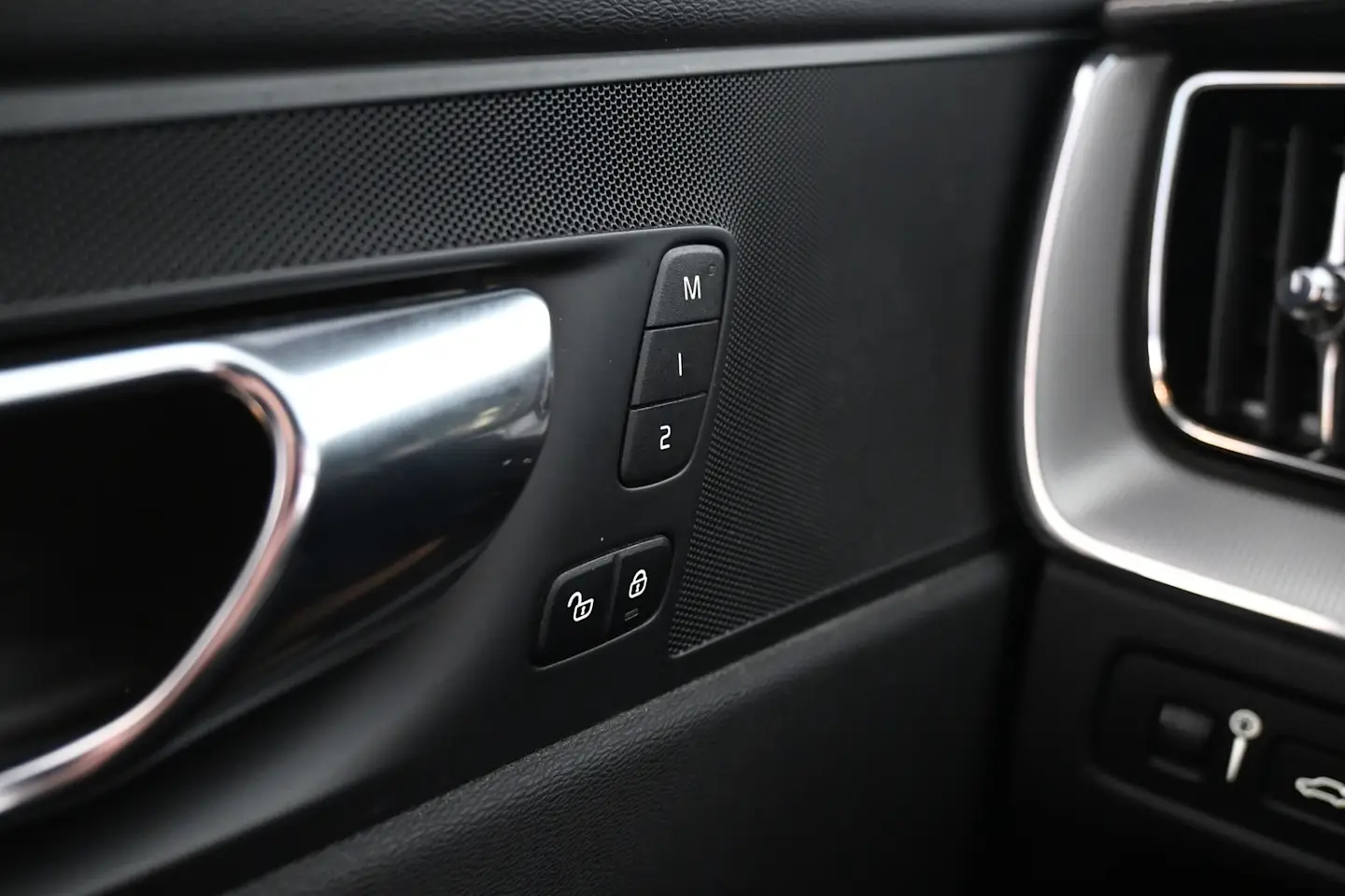 Car Image - 2q9NMRi5gxPsIvJGoZh38w