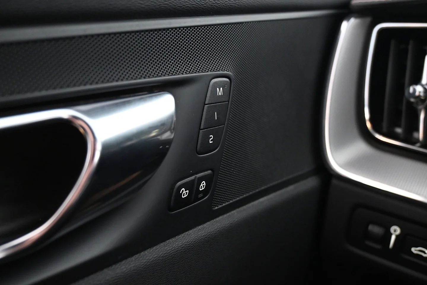 Car Image - 2q9NMRi5gxPsIvJGoZh38w