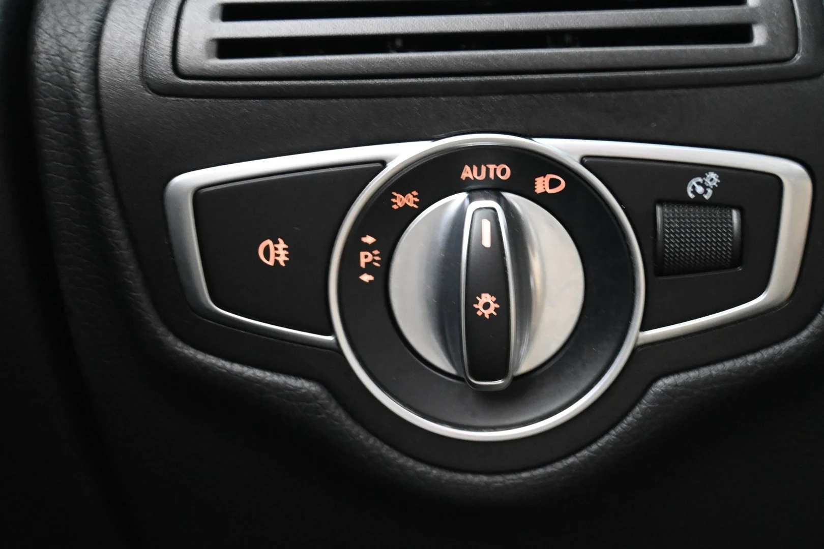 Car Image - 6dVAVa2QdXAyjtUO5Q7m2l