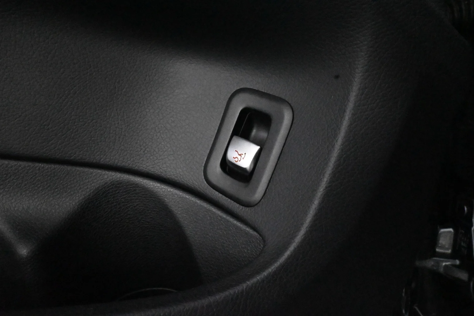 Car Image - 2flsIzprQ56dMlDvkICPzx