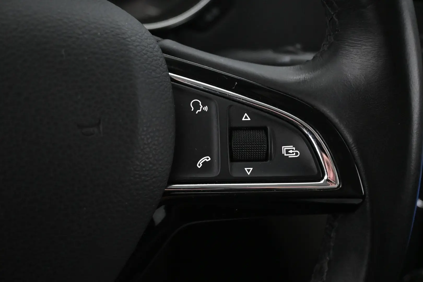 Car Image - 7orpfEMdGpuRieWXSZ9plI