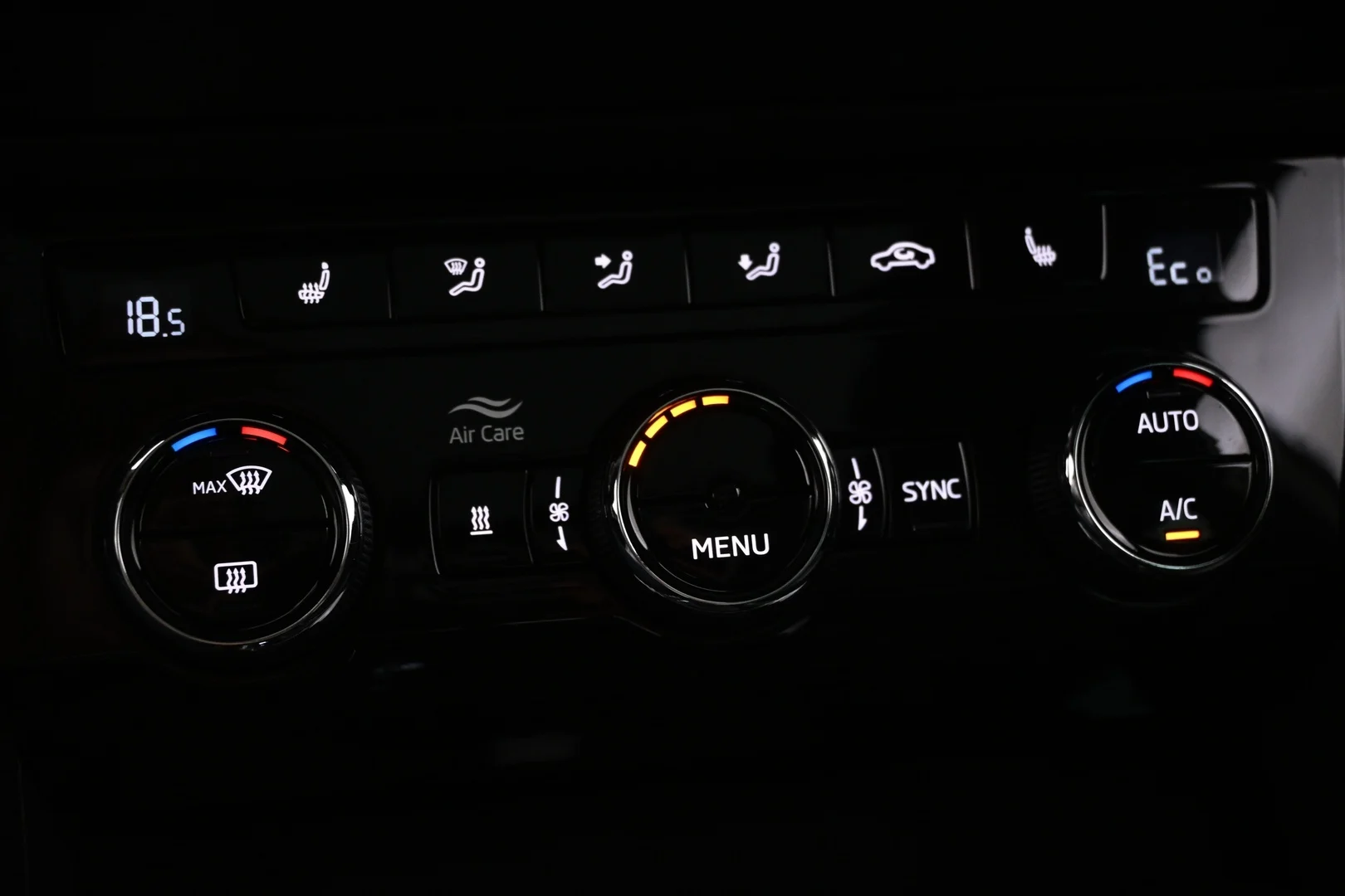 Car Image - 5LAq4zWv7WTL15VcYUyvtL
