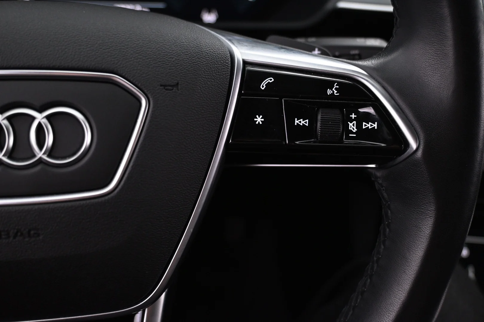 Car Image - 4y7MFHlHQiNX3nUFhfH0dl