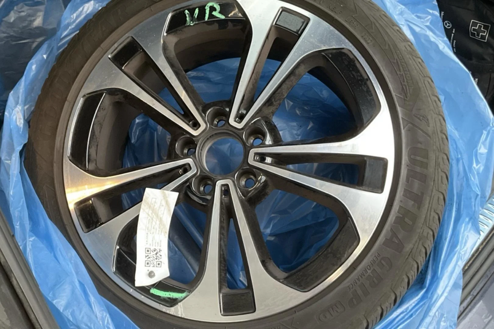 Car Image - 20aADJYwCy4Oon8YhVSUPD