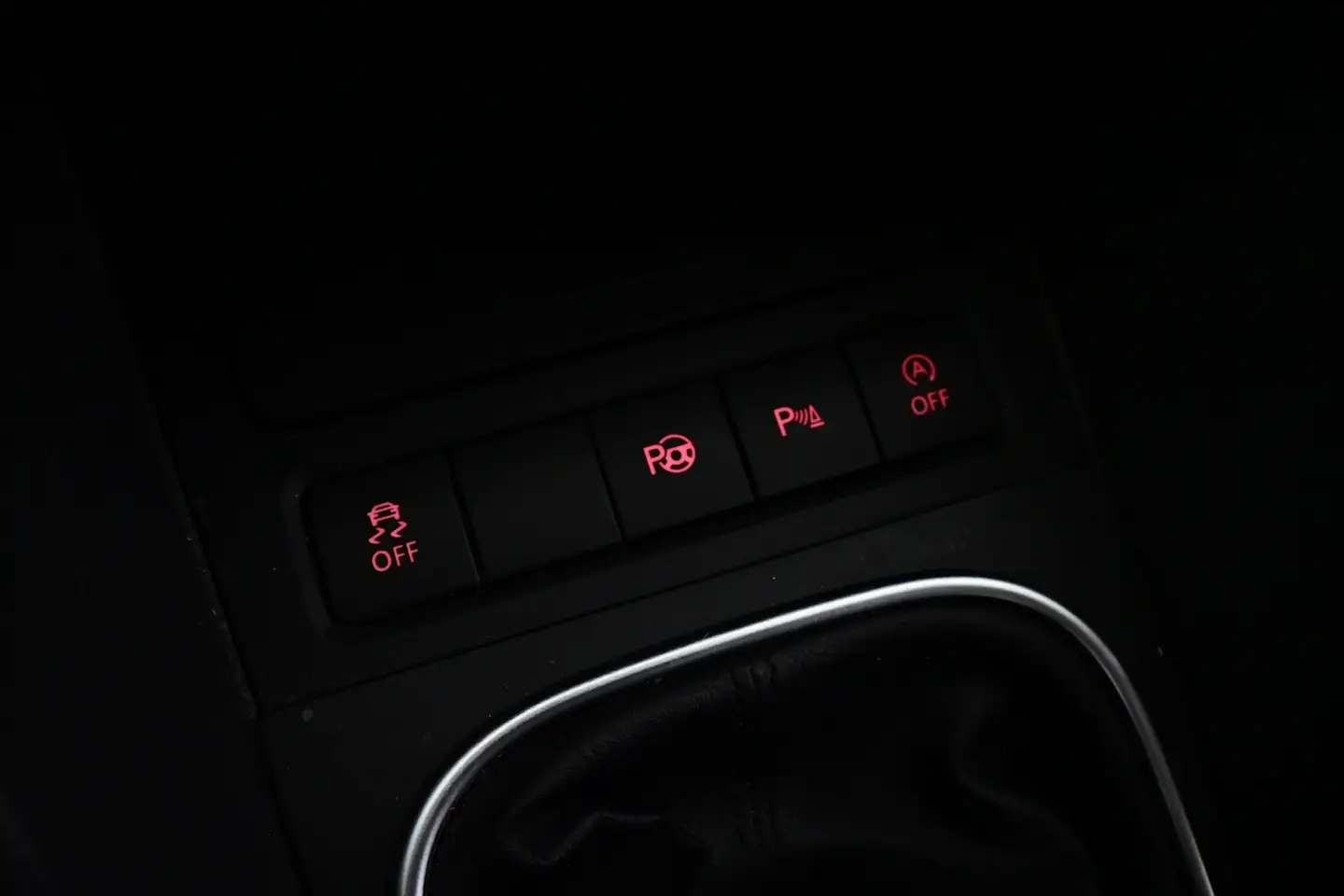Car Image - HPLOmBcVImYhiydXpxRS5