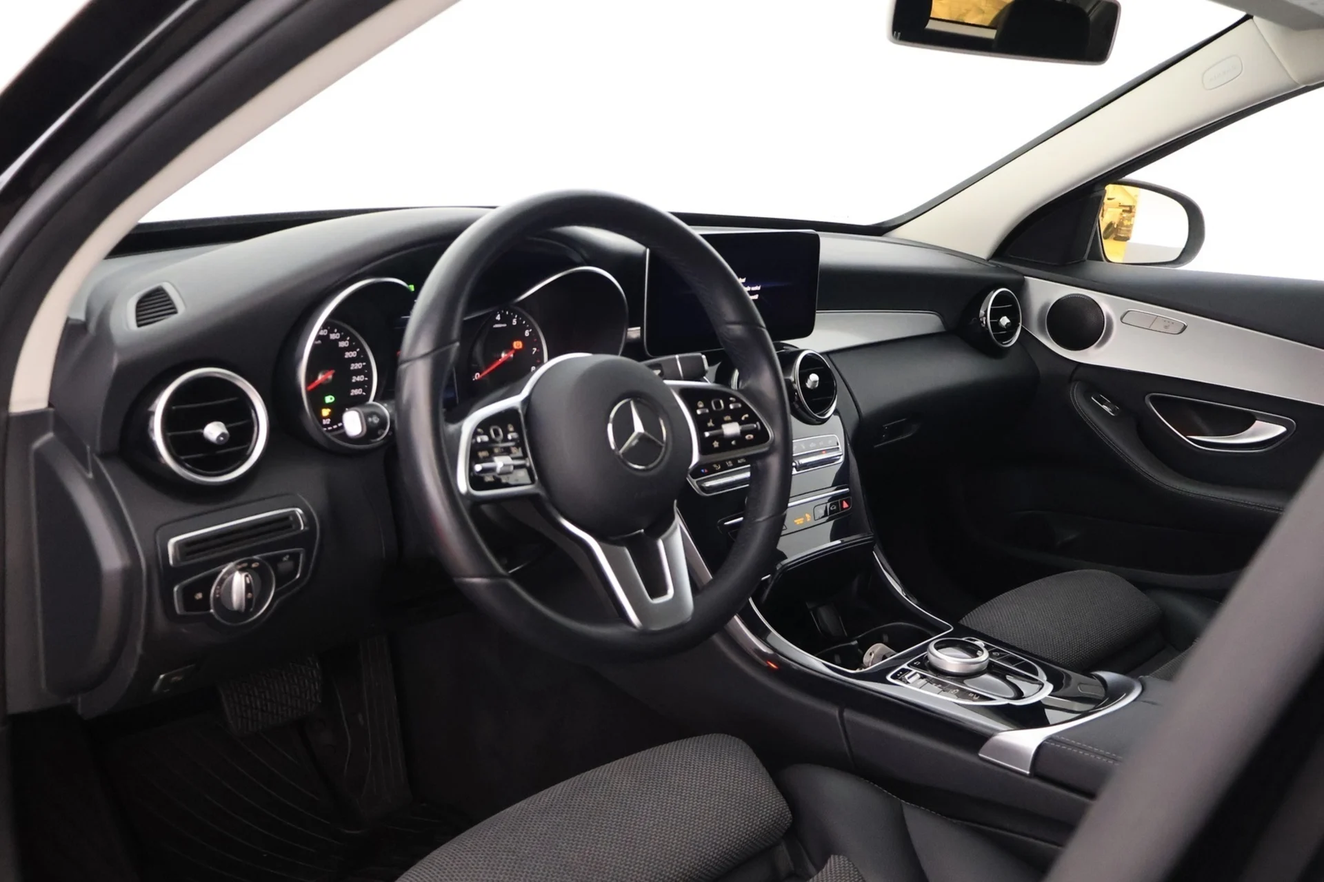 Car Image - 43f43dLUbCzLxHLRboyC0X