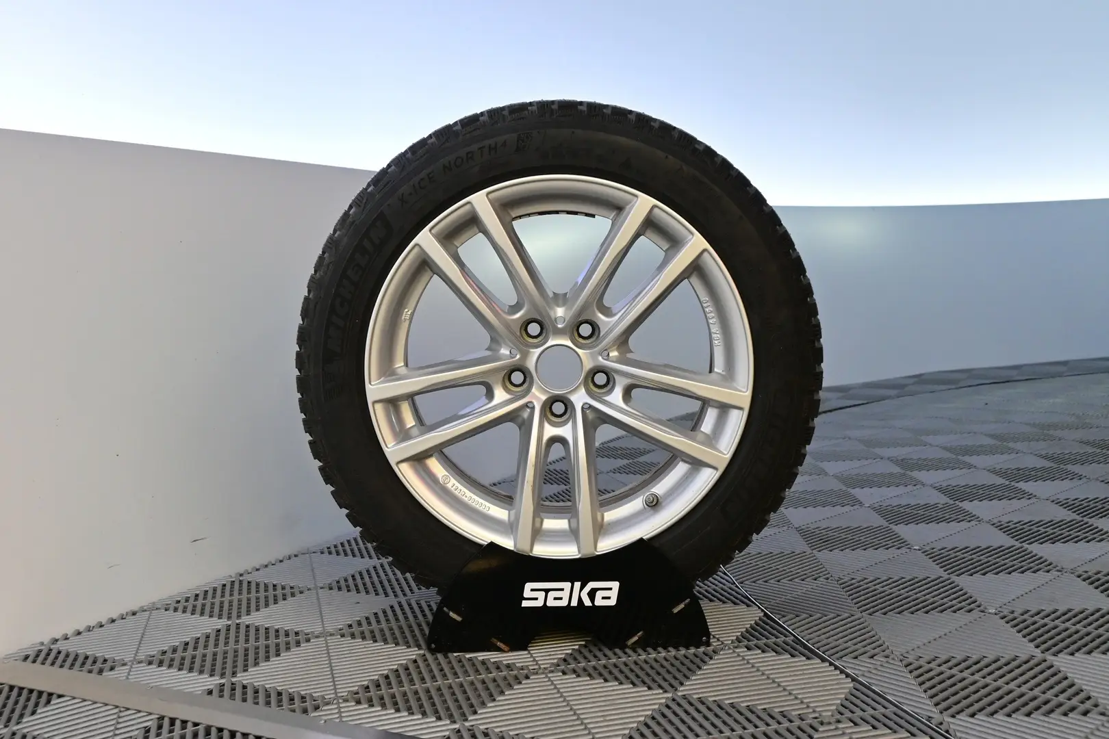 Car Image - 4GQH2LuB9dNzhQ1Fj5JPRX