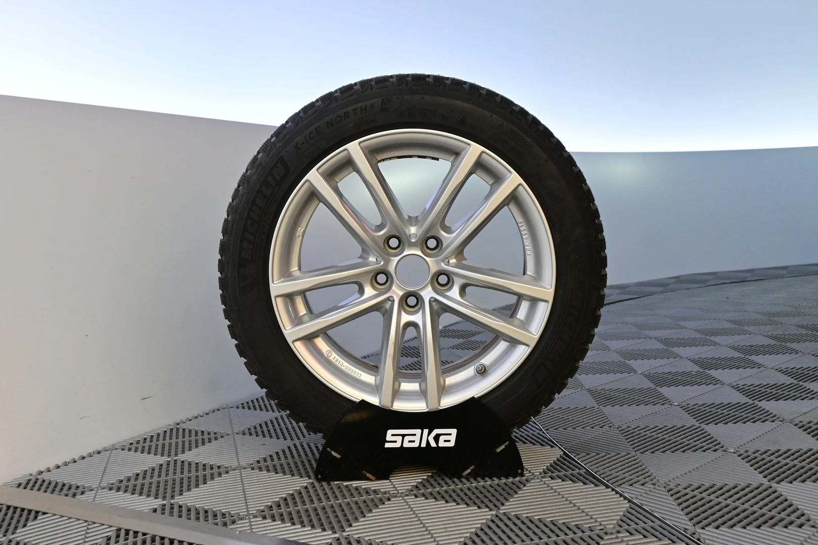 Car Image - 4GQH2LuB9dNzhQ1Fj5JPRX
