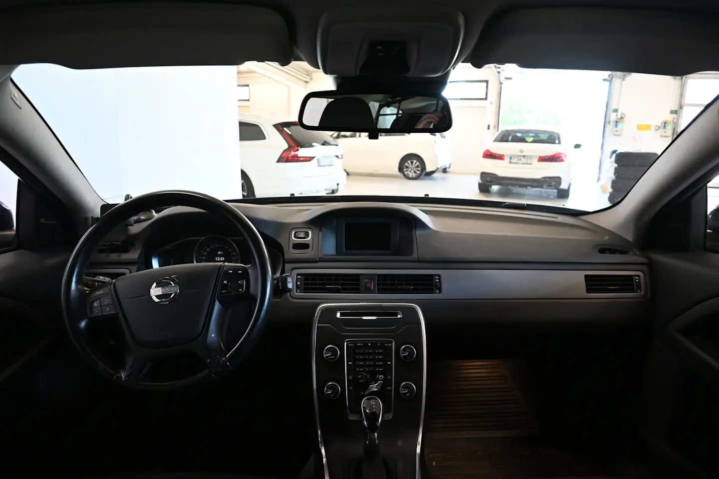 Car Image - 4V5BQhhqlZq6hvGB2rKl1I