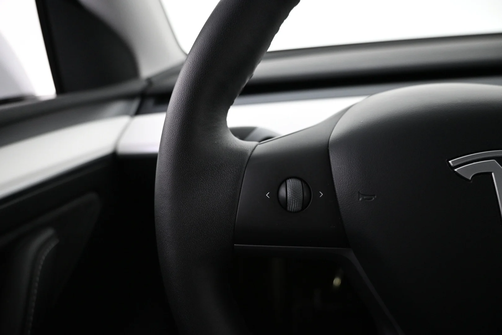 Car Image - 12x5EinnnG87TkkO1jPU8P