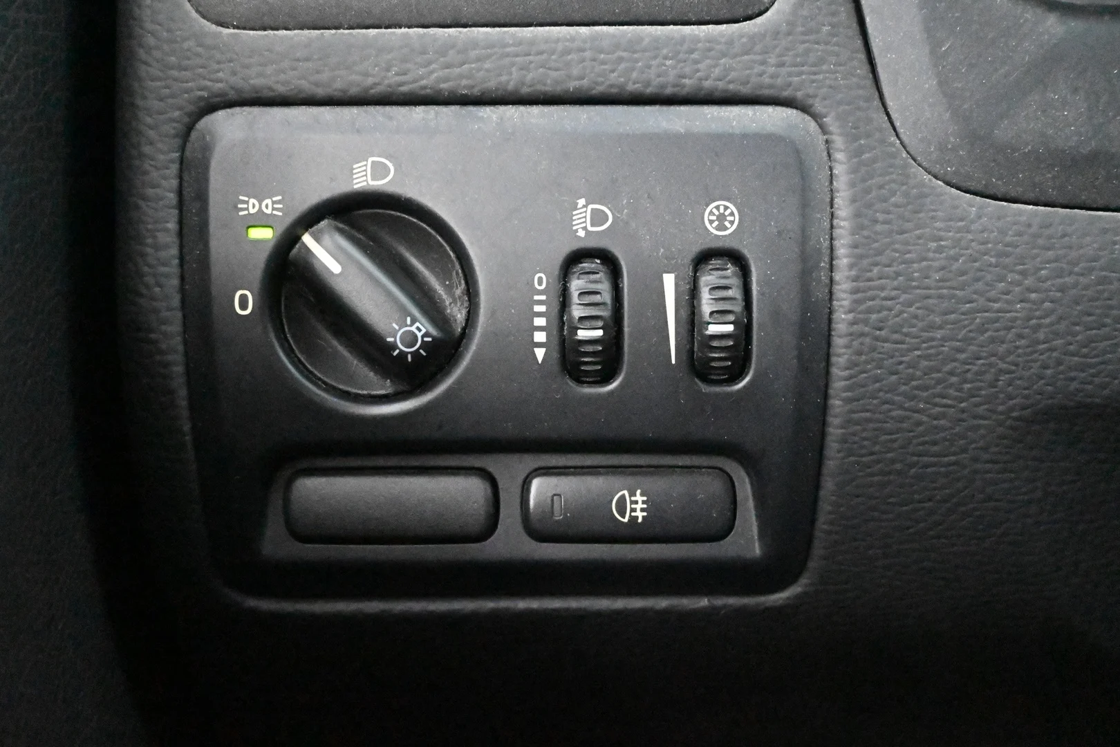 Car Image - 7lRYGqrPytDUWp4mfd7GGn