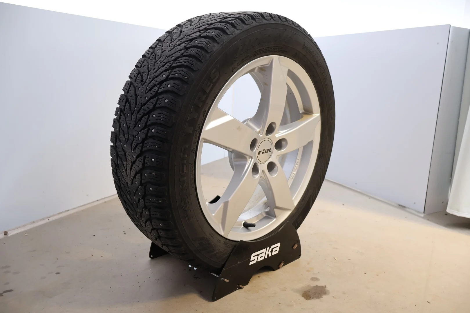 Car Image - tD4E0uzs7fSq6V8kZtrHF