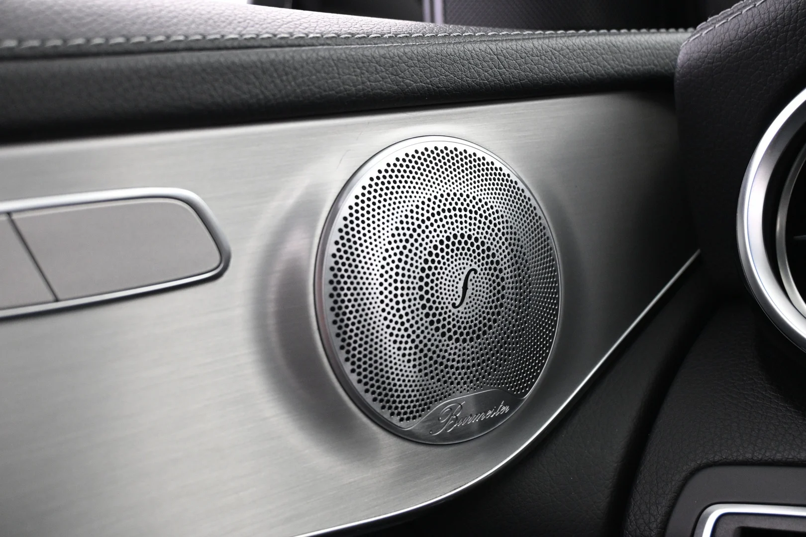 Car Image - 6OvGuqKwrYmiMhzYNyKqD3