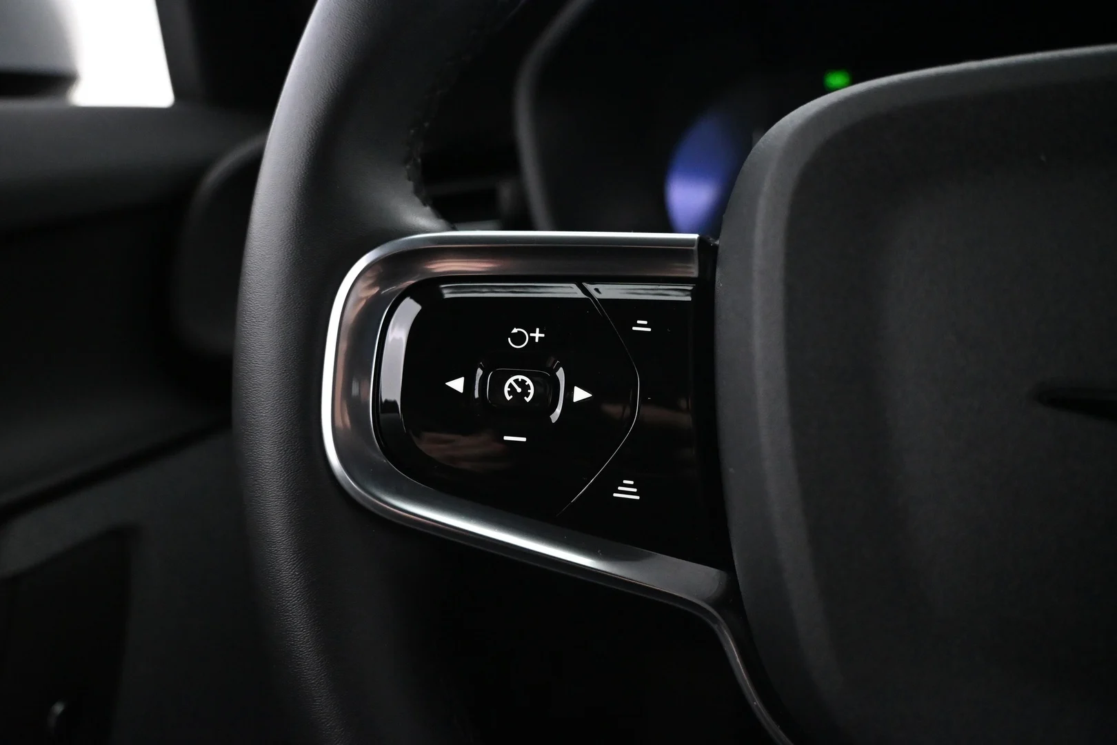 Car Image - 6RJY0RWjSArea1t7BtKLMz