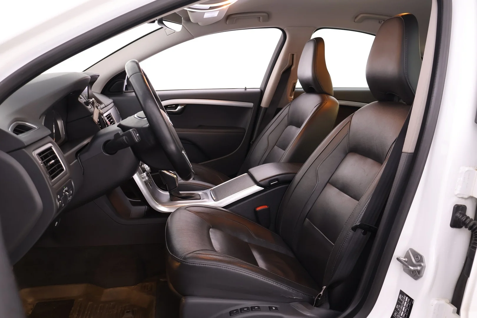 Car Image - 7yW5RNmZXe7bPM9hLv69xx