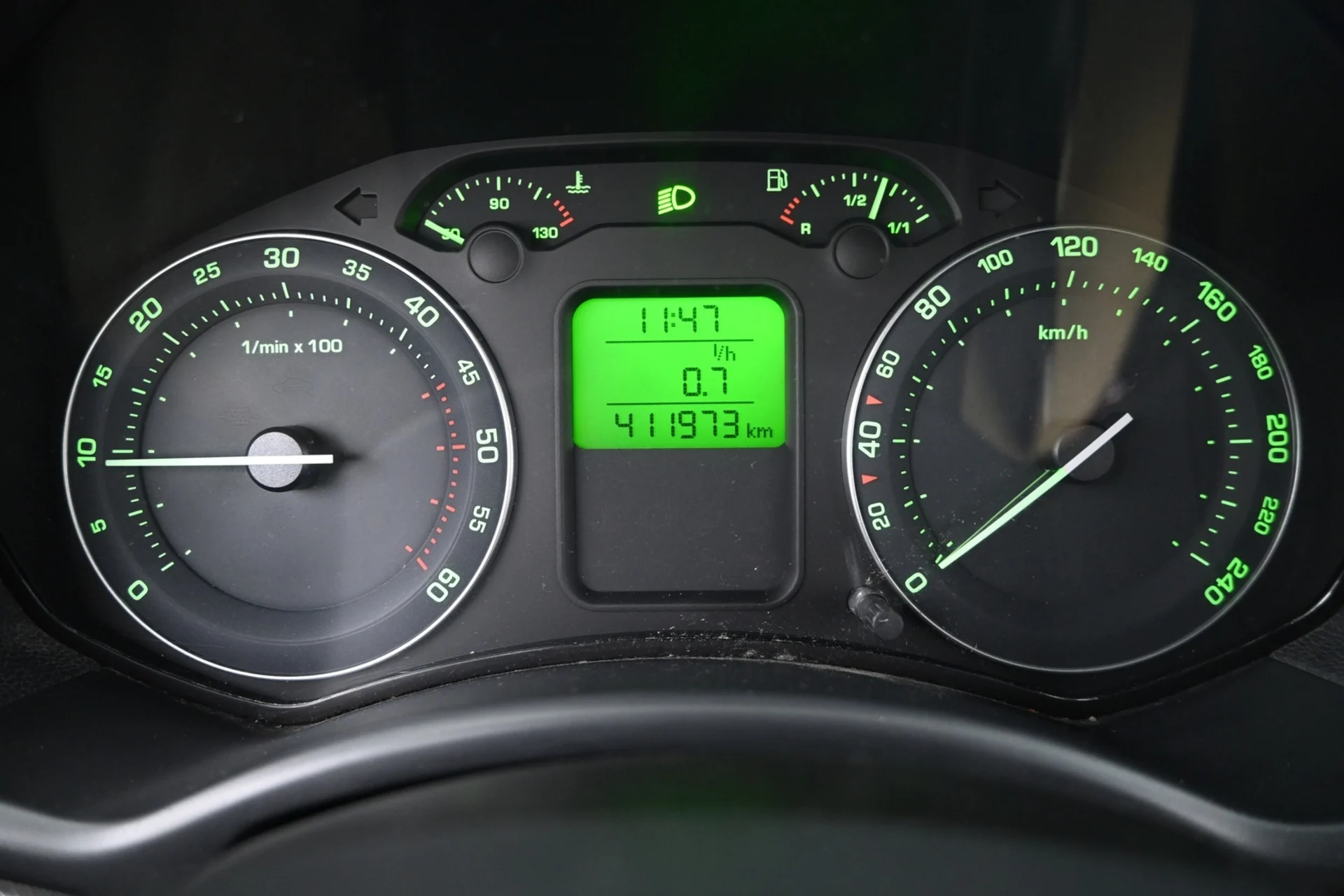 Car Image - 2UQ77m6uu0Oty9Taci46ns