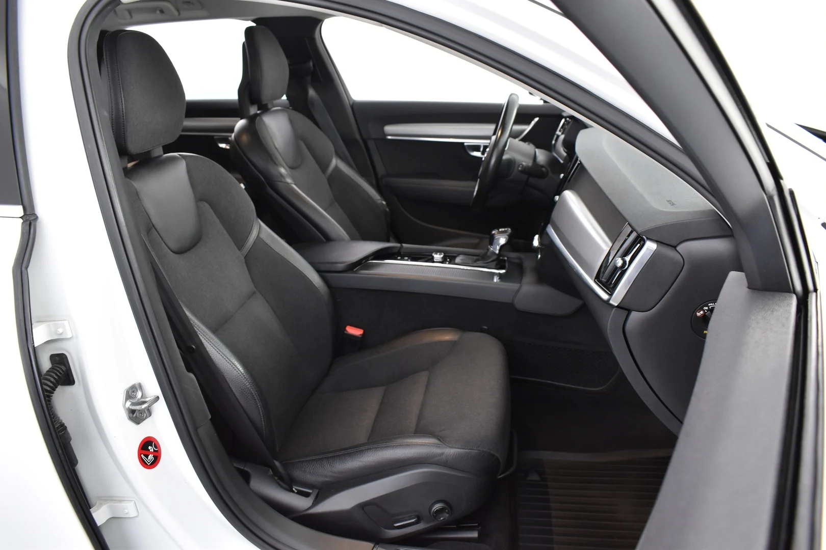 Car Image - tFOAOhOD4BdDo0jyYmb40