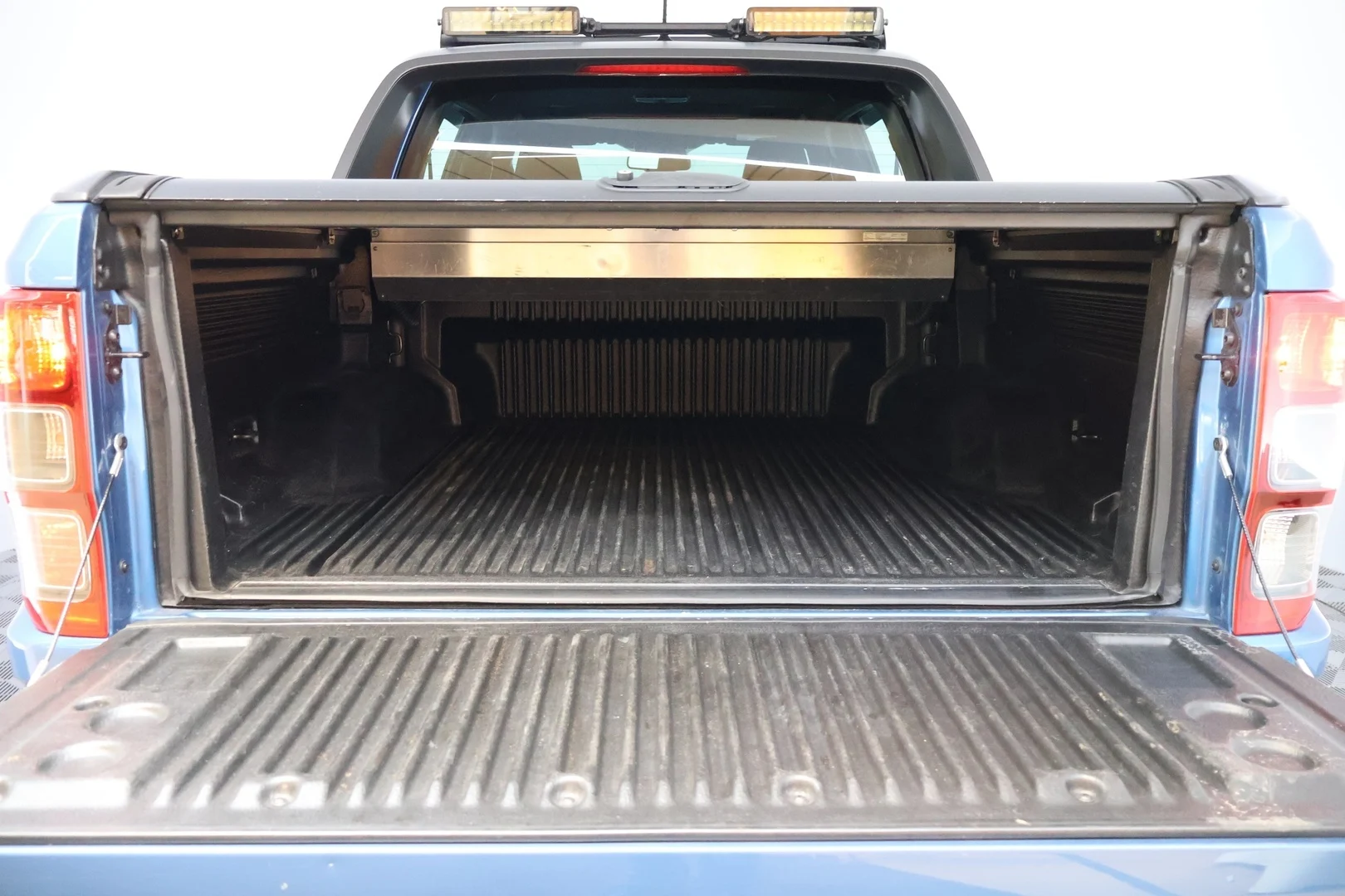 Car Image - 3iE8AYdHphGr8HwEWTKEWJ