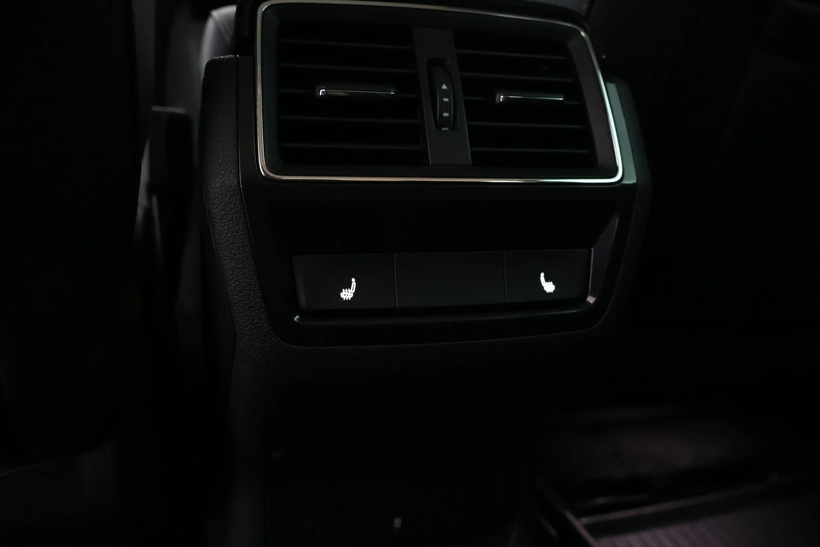 Car Image - 6RBc7ZNRr47uSJA3DQgT5X