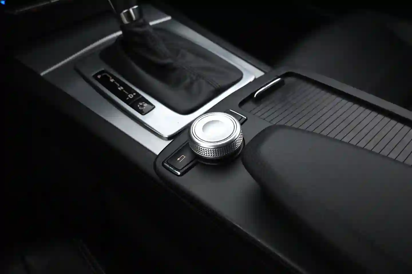 Car Image - eOtrXOnbG3N40wfuXa4ur