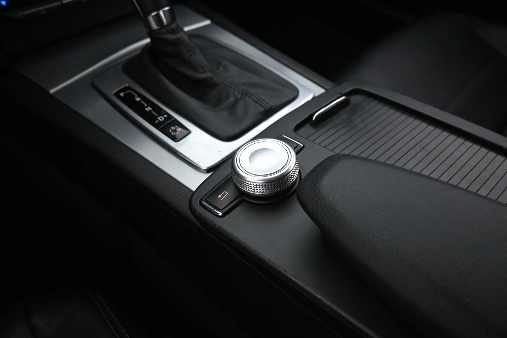 Car Image - eOtrXOnbG3N40wfuXa4ur