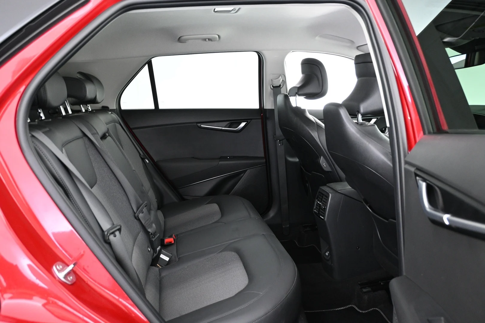 Car Image - 2iU97yu6IcAHl6vioPZt7u
