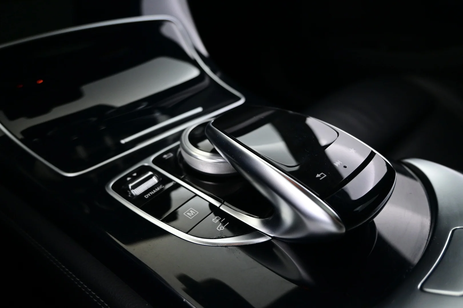 Car Image - 5Ez4J8IKEcHpdaAKvbVFxQ