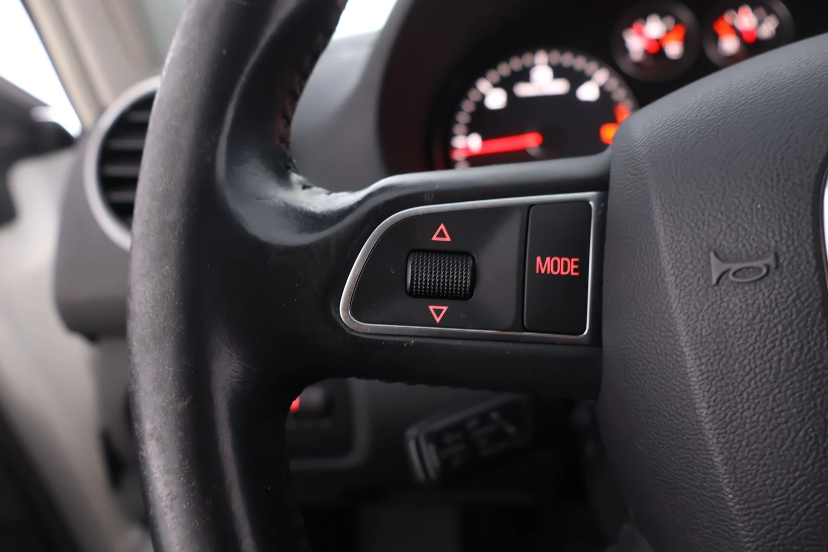 Car Image - NEL7RbseZkIkqJ1uTL9GF