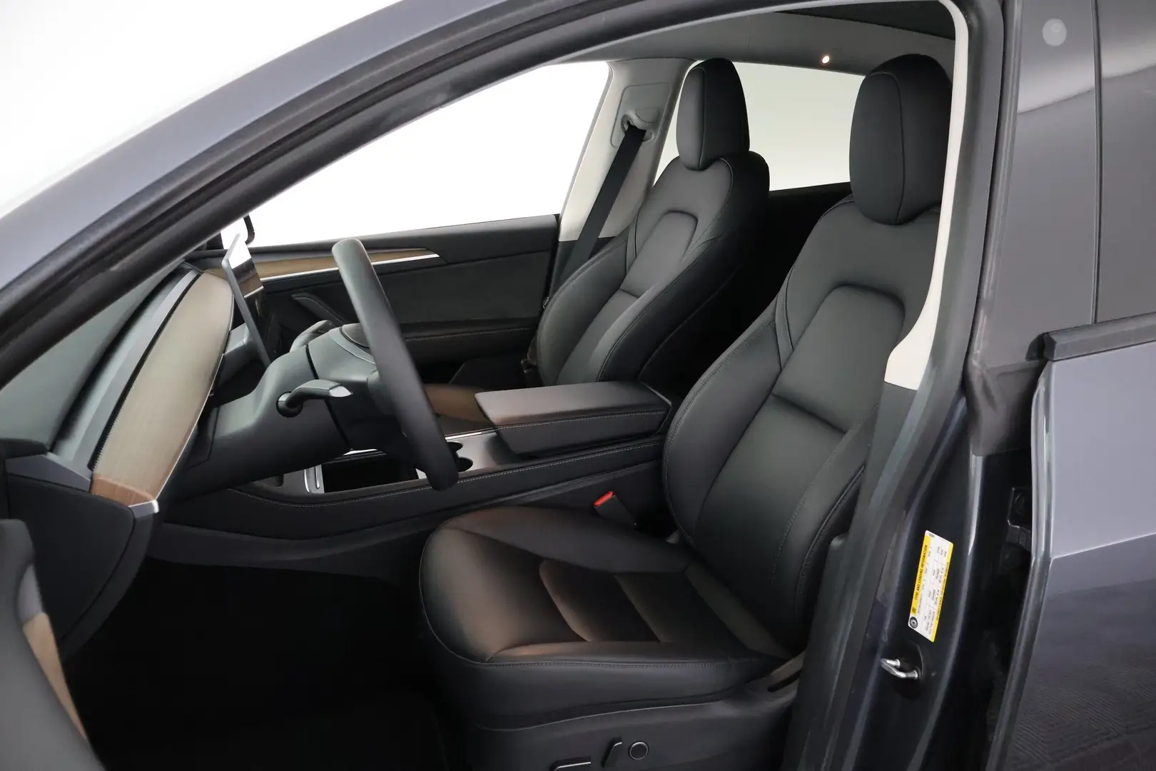 Car Image - 5zFlRhttbwTz7XB4IINVTG