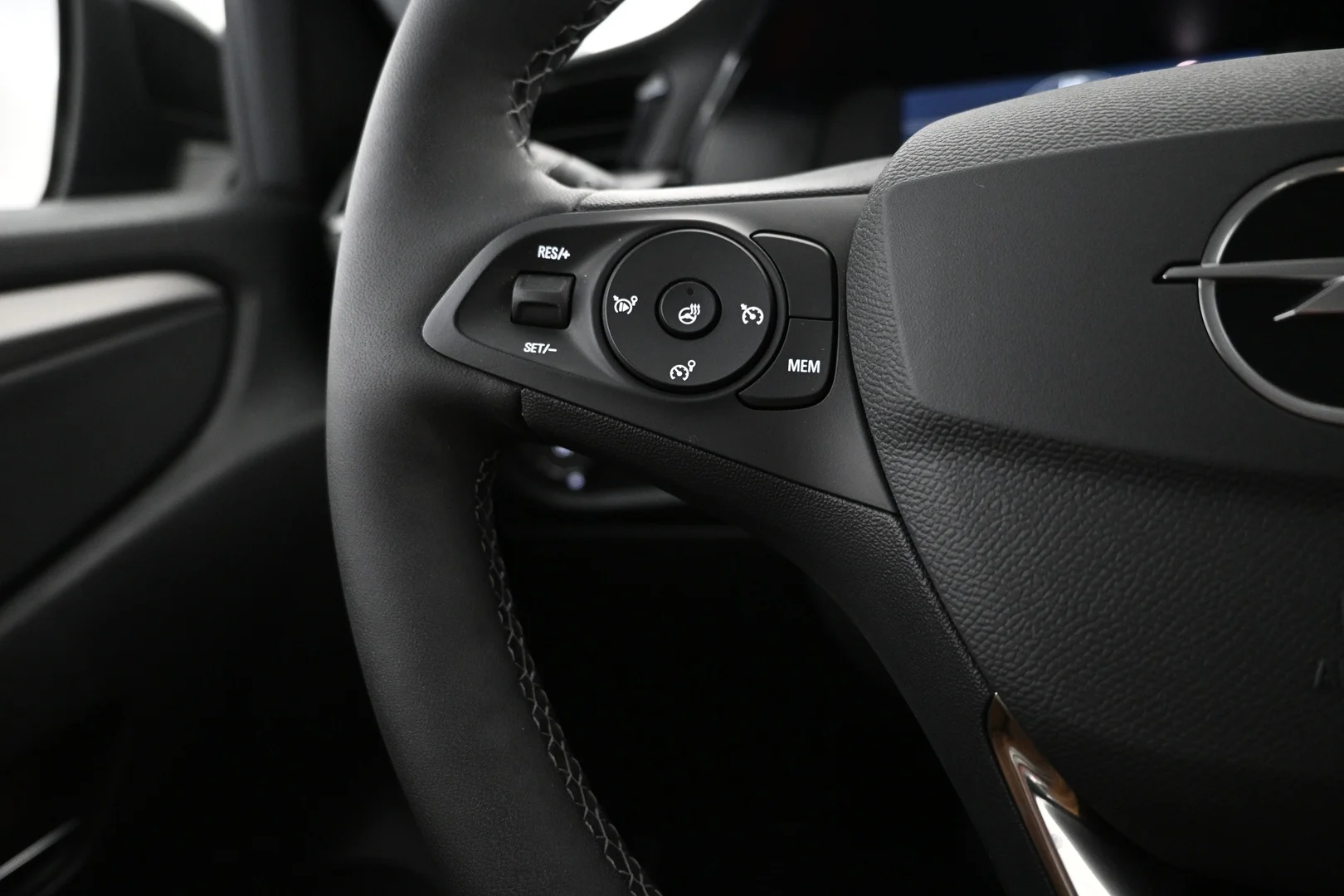 Car Image - 78FKVYy790NMMZpkqSbHhn