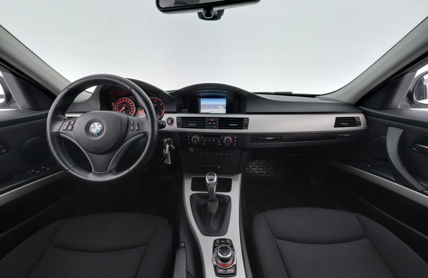Car Image - wMKXk1NSInsy1zggXL9xr