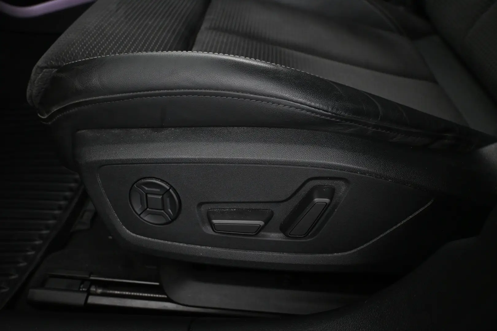 Car Image - 3p61YqqxrFykCHFbU9en6H