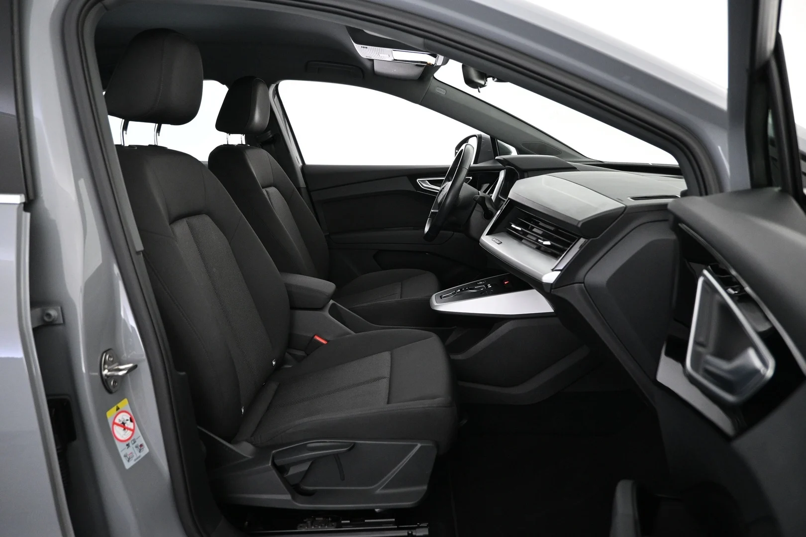 Car Image - 4MkSFGZnh8MnFvbDVEJKpg