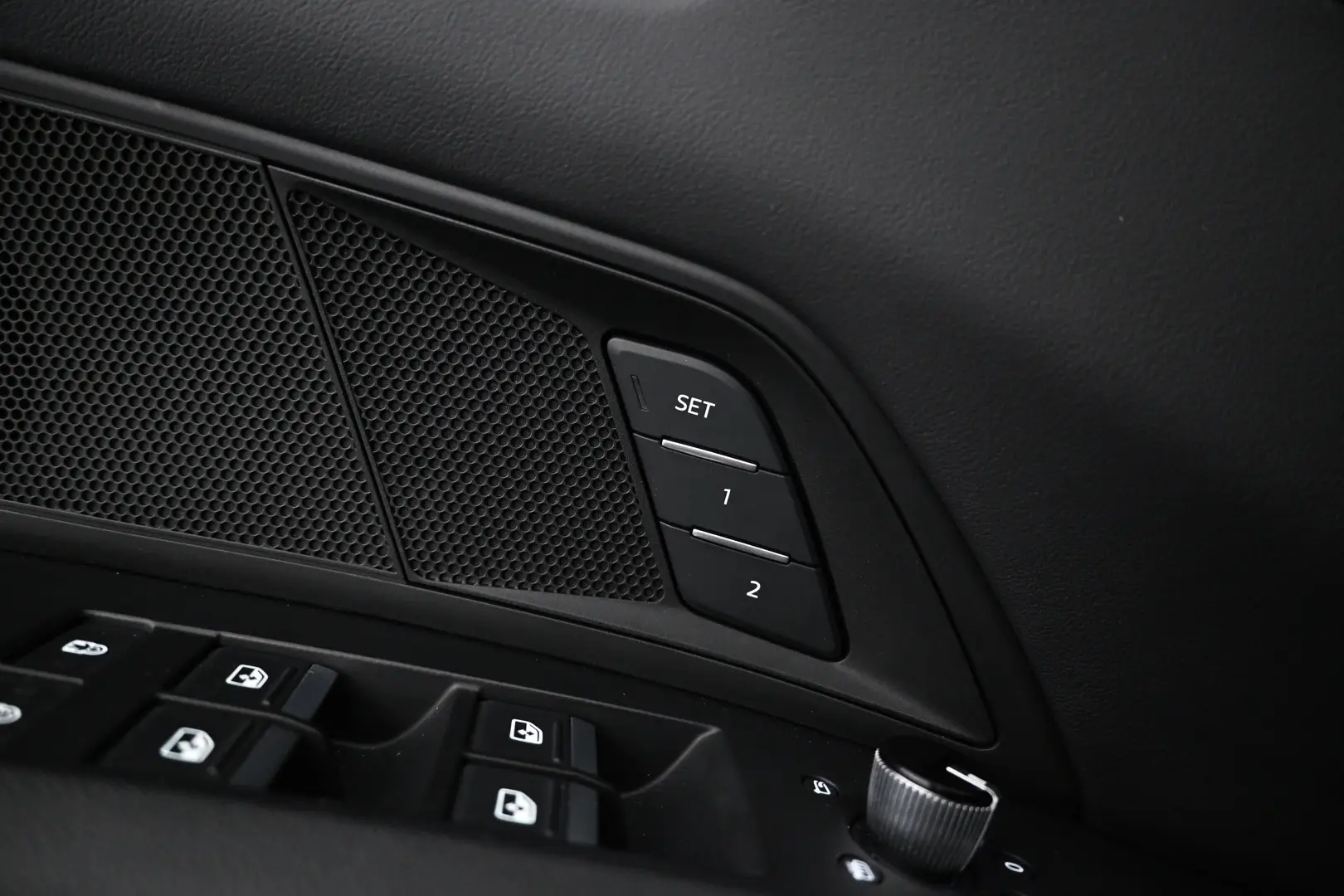 Car Image - 1dnZDa7Gf26mg8YeYR7d3u