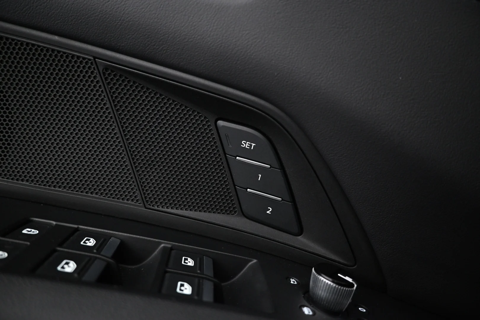 Car Image - 1dnZDa7Gf26mg8YeYR7d3u