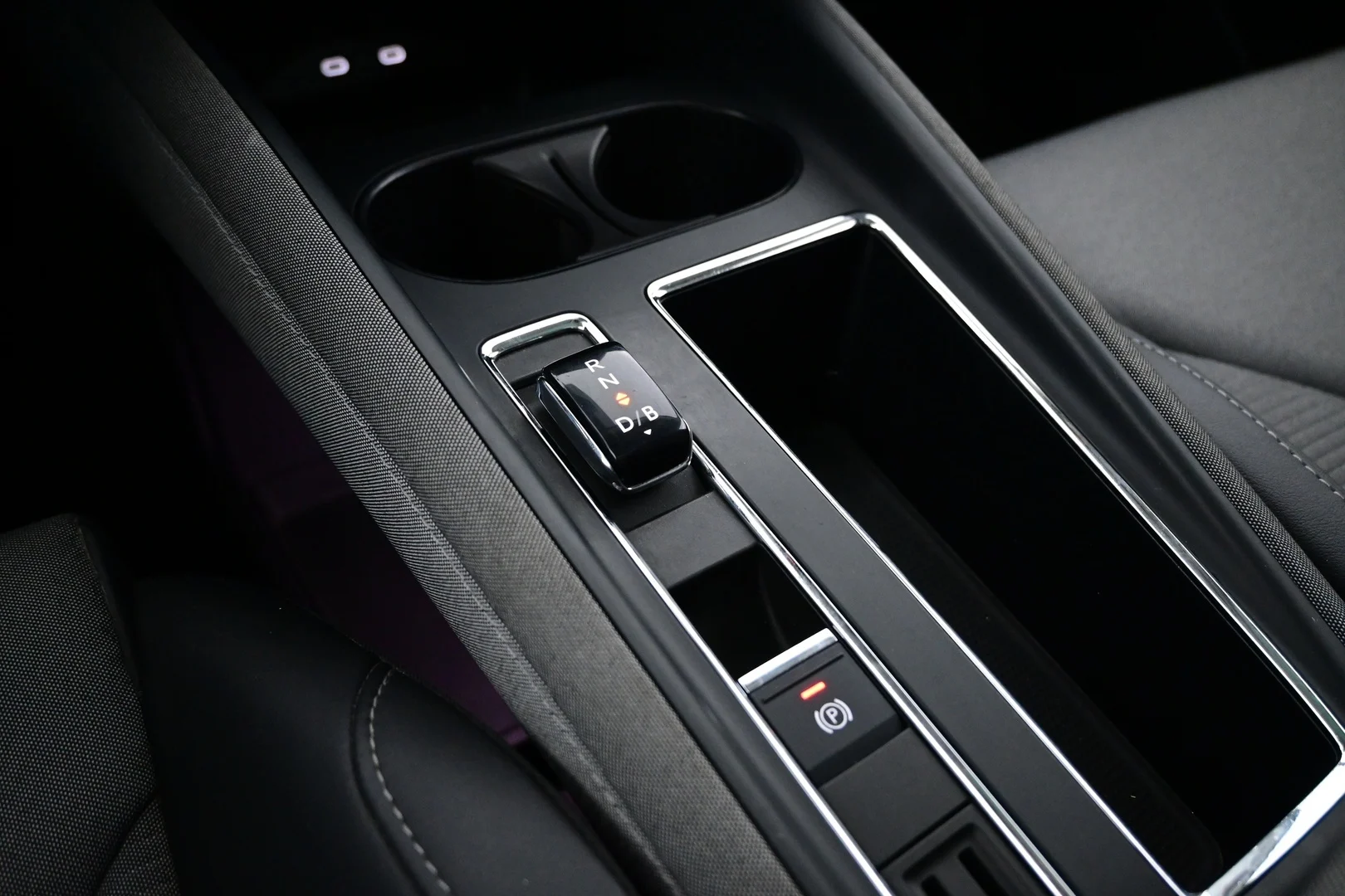Car Image - 5OruXhWb8DyfR93AGCXmi9