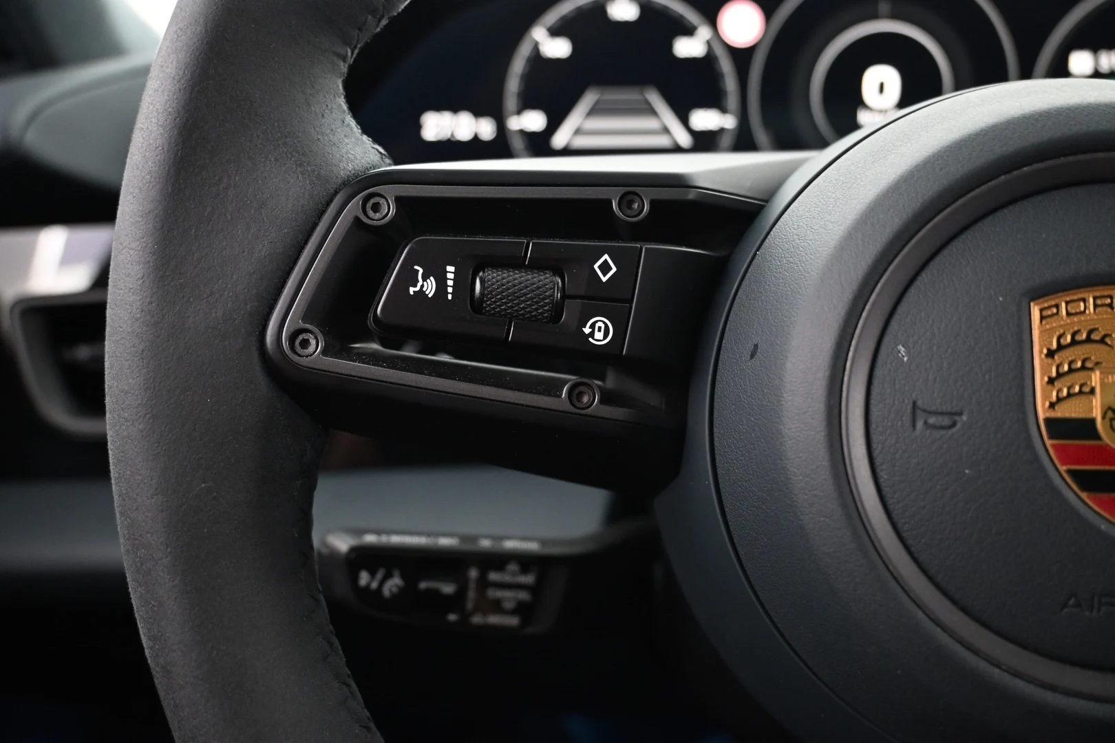 Car Image - 4e2smCtYlLPbQXNsz48pjY