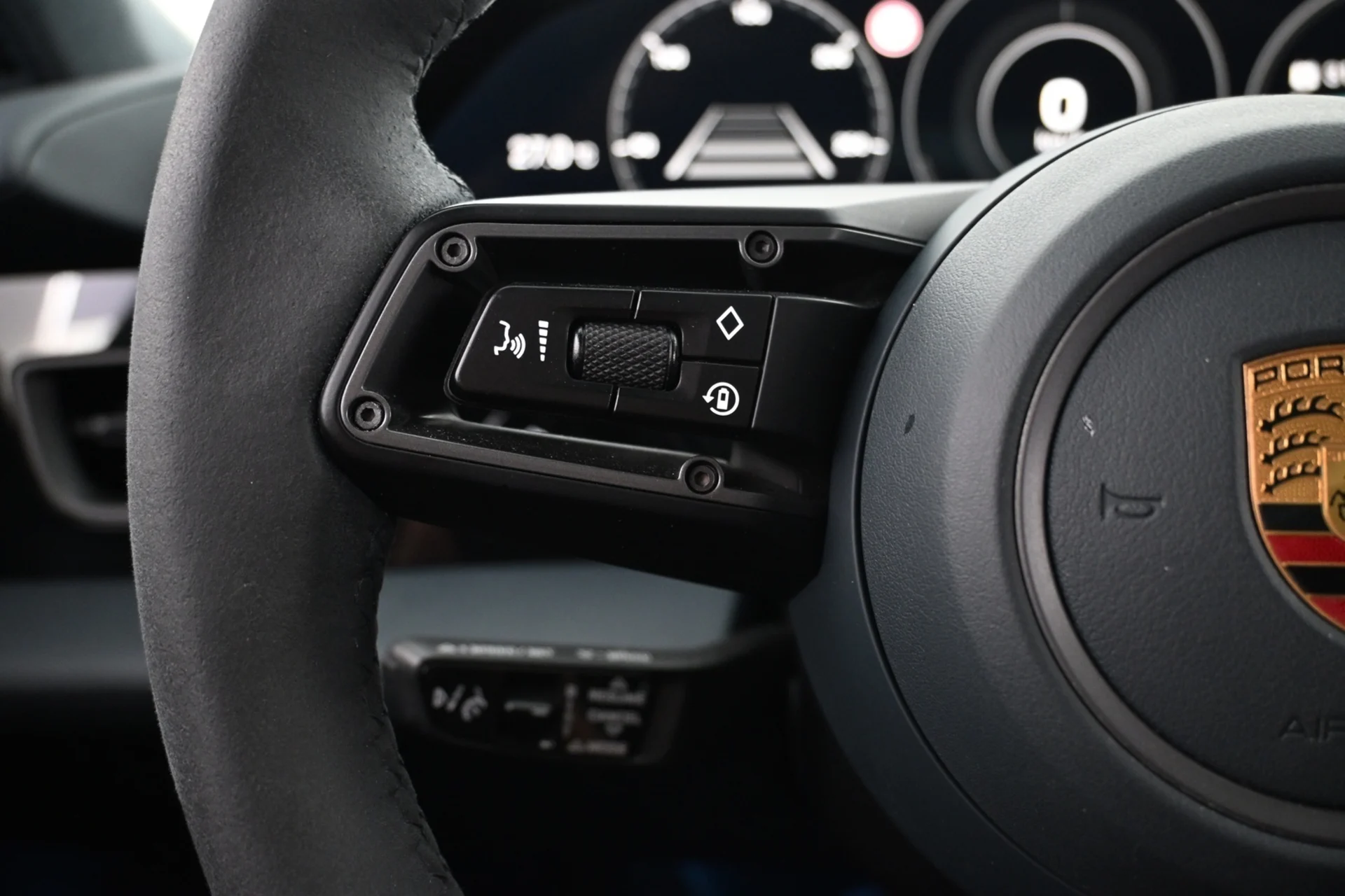 Car Image - 4e2smCtYlLPbQXNsz48pjY