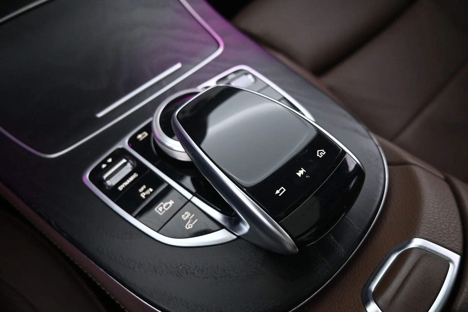 Car Image - 2VzzWZdHbzavbnHHZelRxO