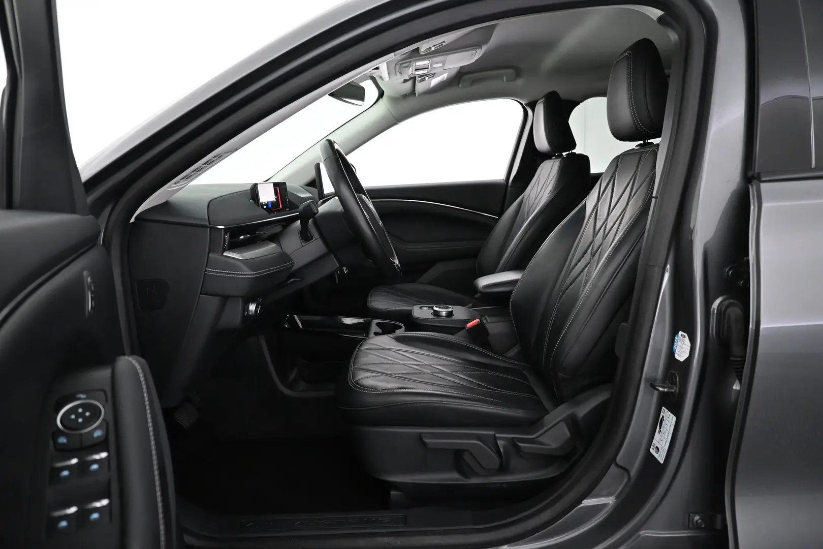 Car Image - hZI8uZSARoPK41Y4heJYo