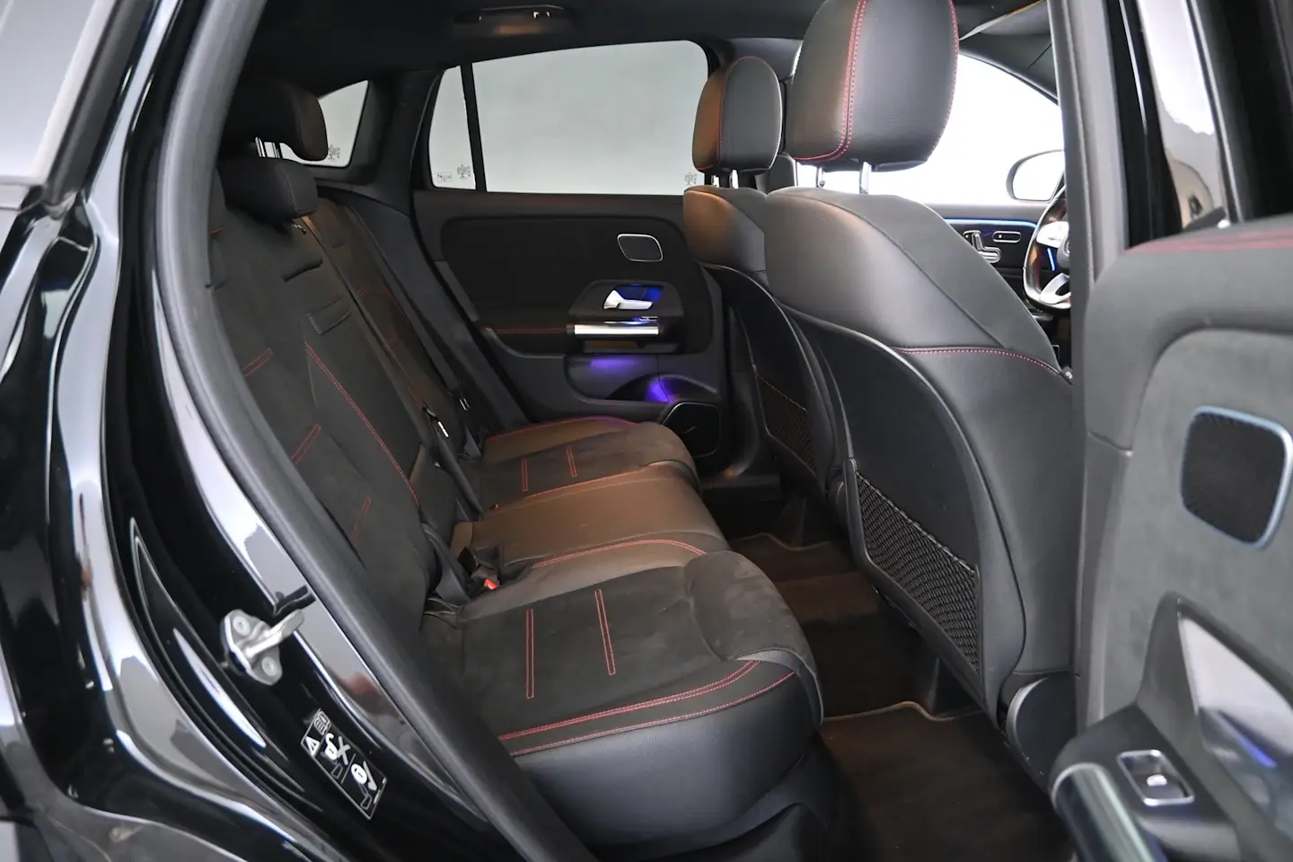 Car Image - 1UJPwY4p9HL2BvR3OZMHiZ