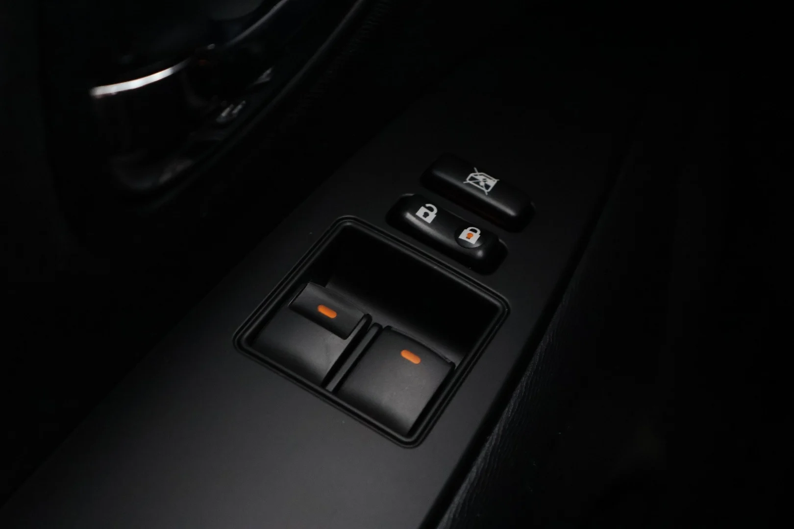 Car Image - Kn3QfMfeQZYuOOrU9DrVO