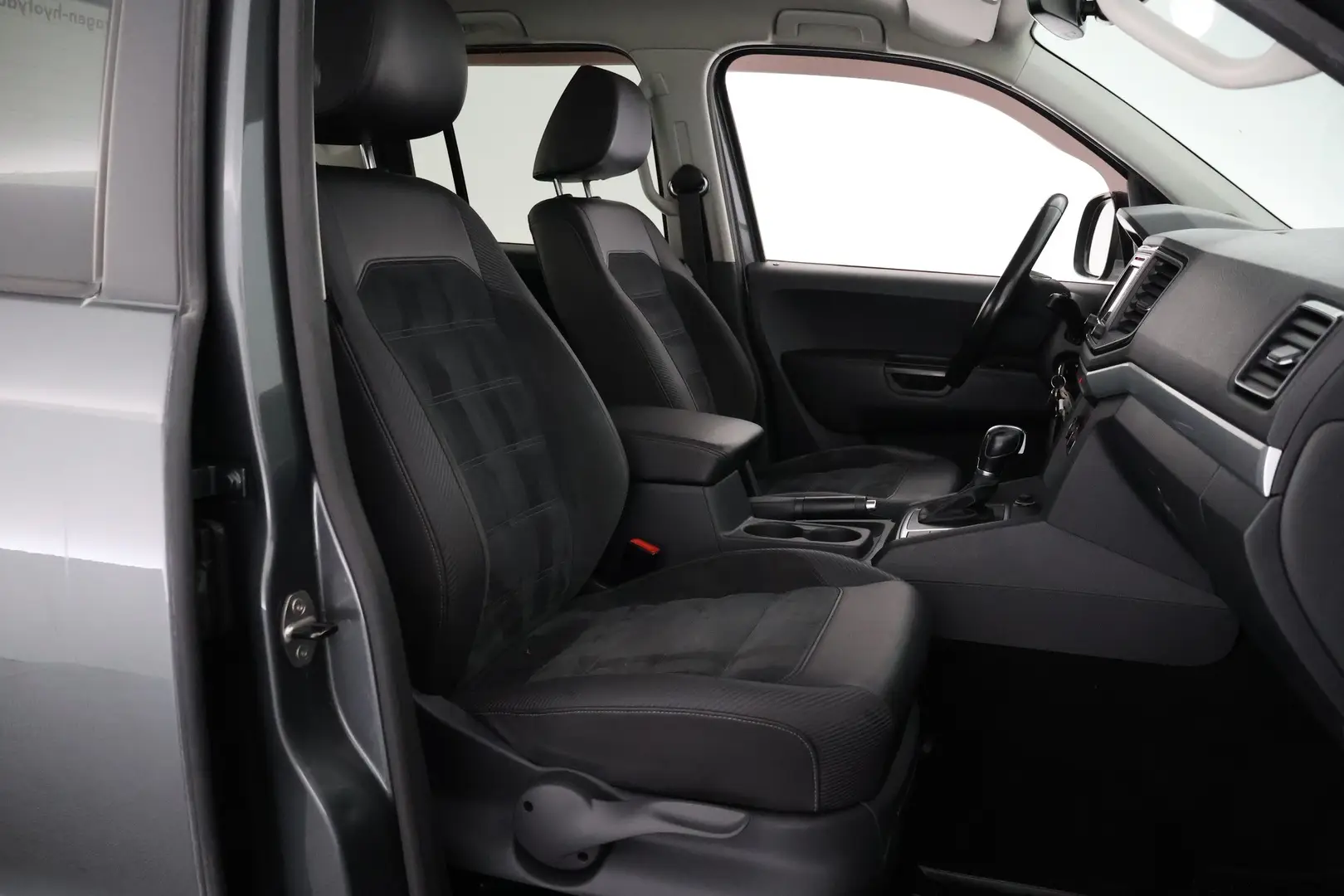 Car Image - 5fIUU6OGiCnivMp8aaXiDB