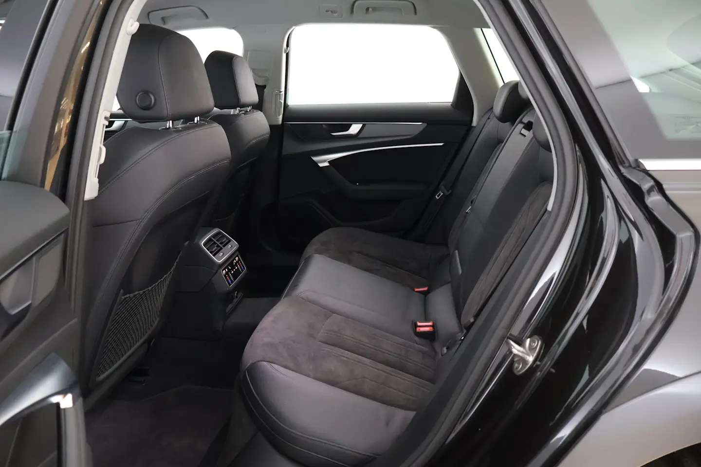 Car Image - 4uBn41JUZuhwcipXenCCeL