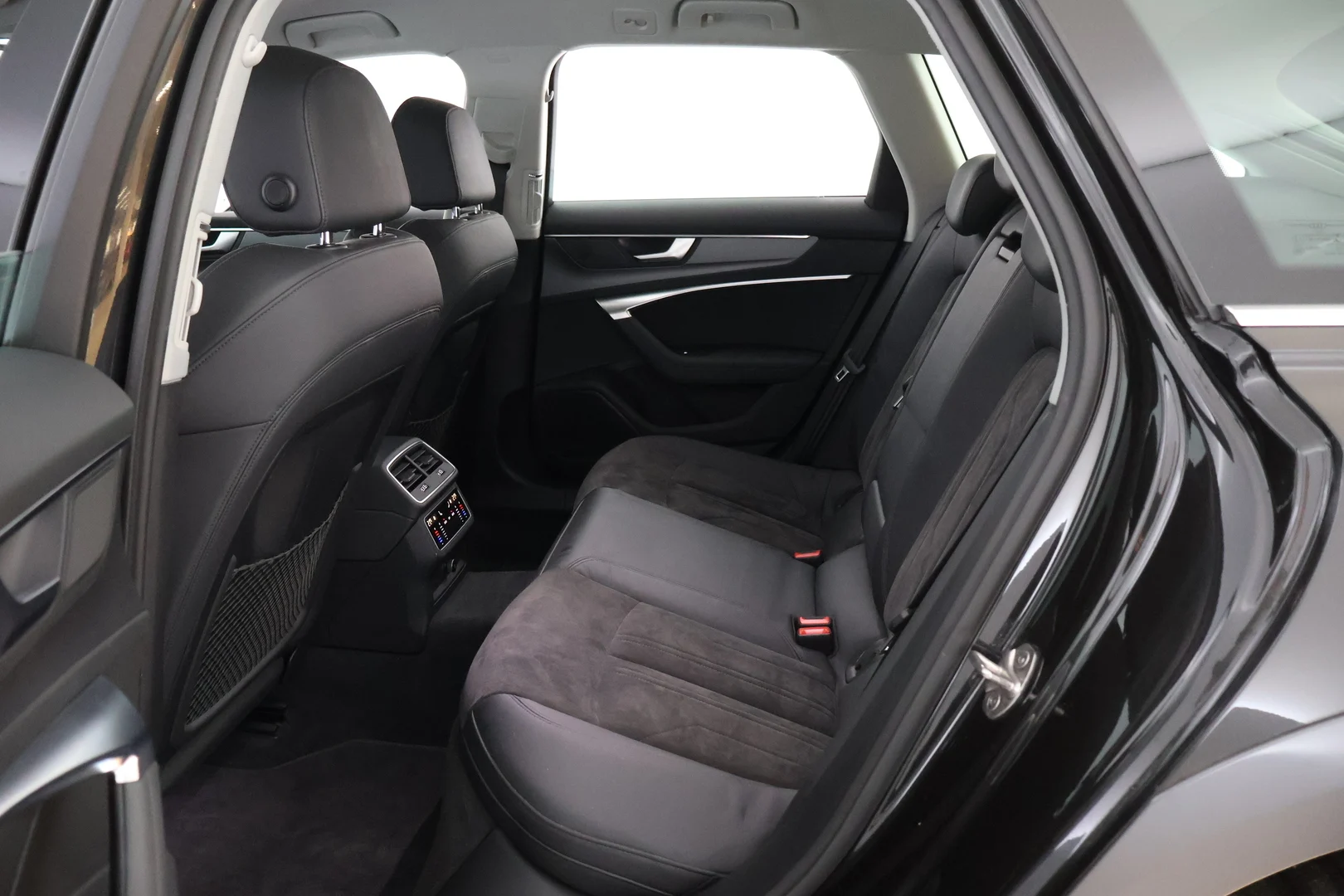 Car Image - 4uBn41JUZuhwcipXenCCeL