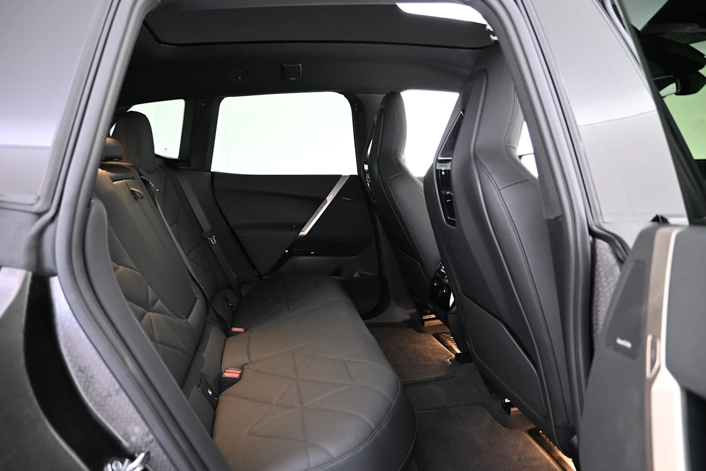 Car Image - 2cH89lQnFtk7jR5uWVAd2Q
