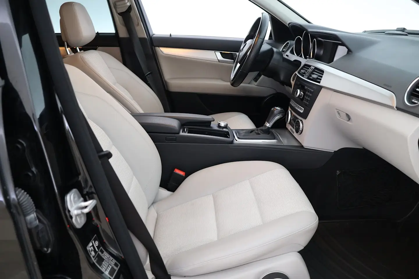 Car Image - 3OH0vimDN4cFyHNJEpuF6Y