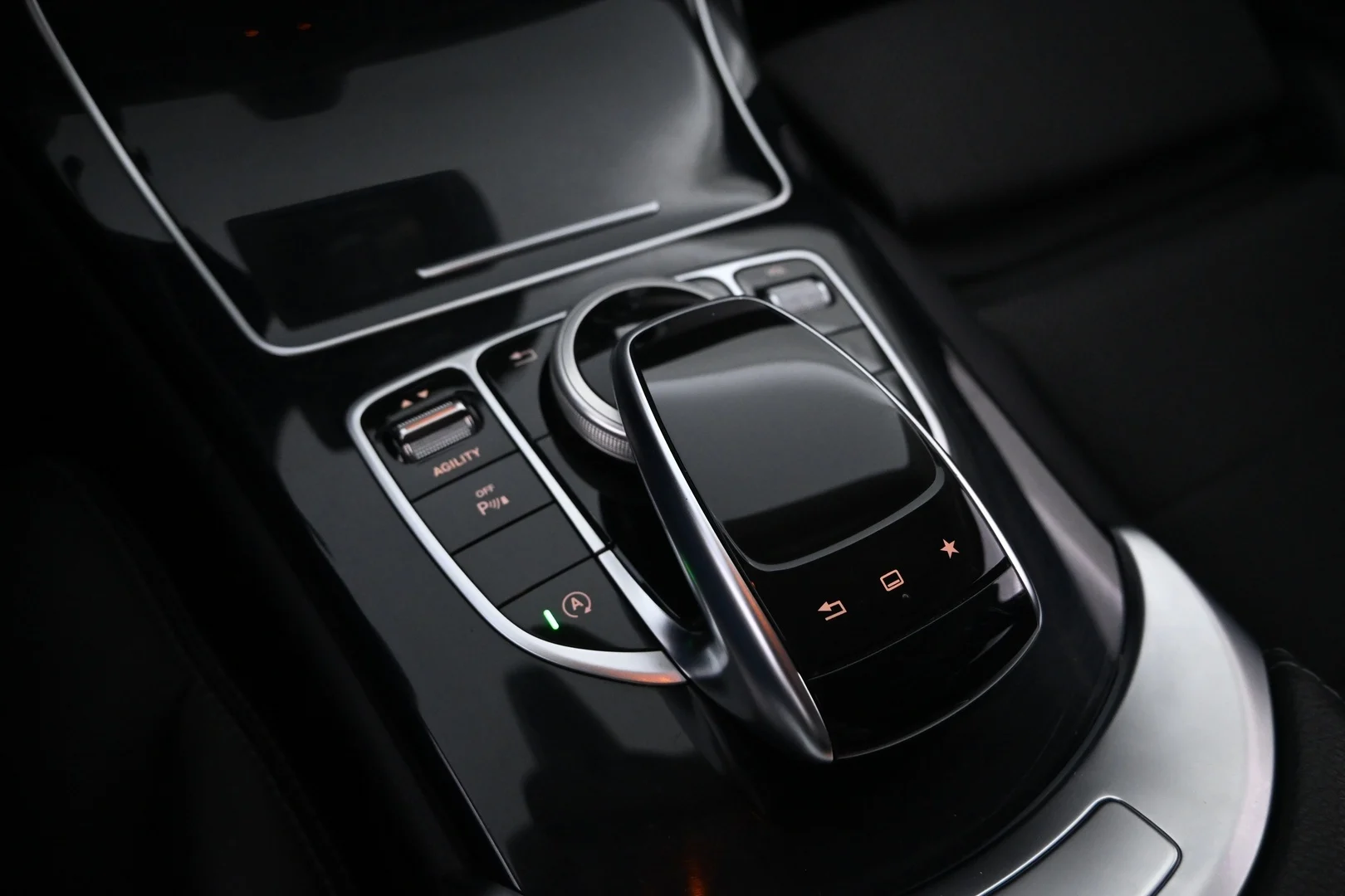 Car Image - 3YDHc3kHwiG6V901HksTxu