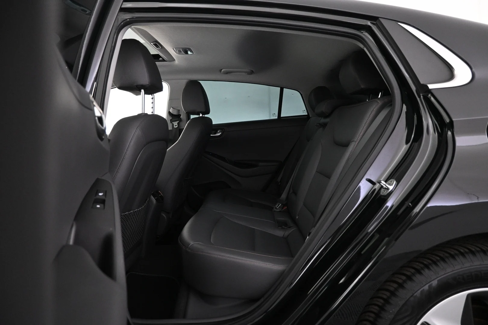 Car Image - 3jtmQi8VsAU5QOo7j8BBZo