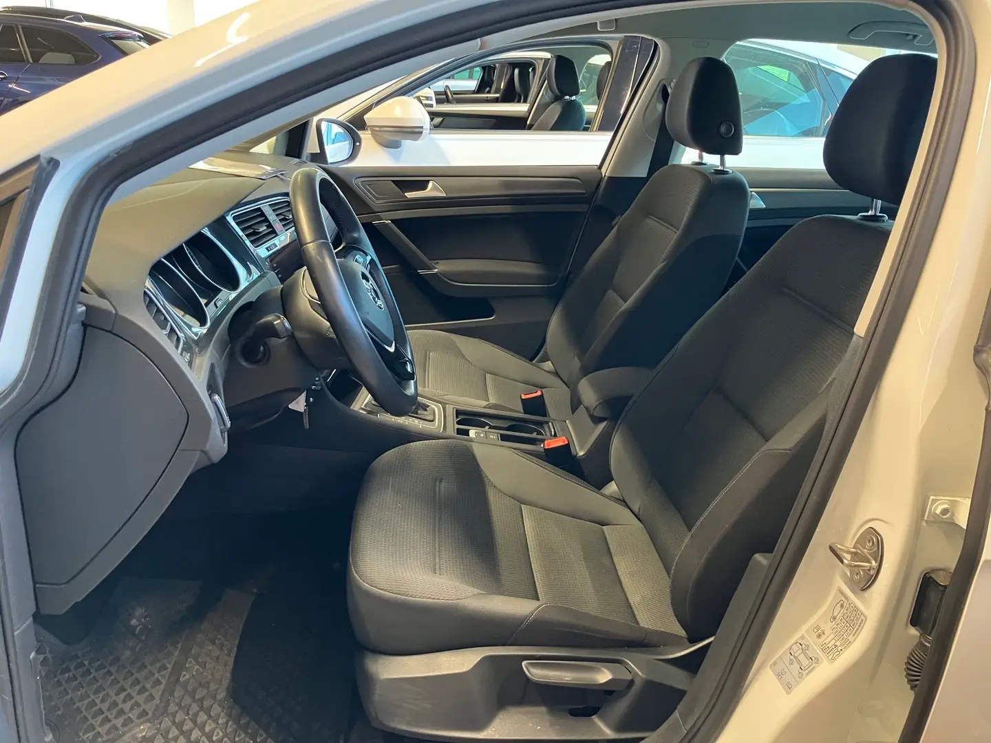 Car Image - 3pn8YRoQdVgMsecVoDpmxO